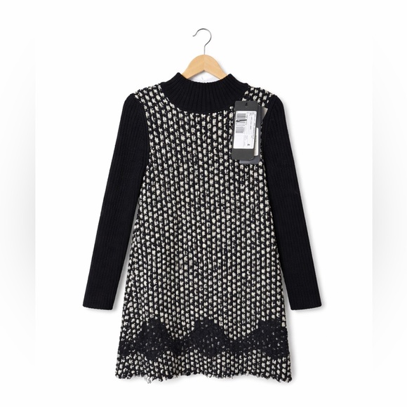 Dolce & Gabbana Chic Black and White Knit Dress. NWT Size 4 Luxury